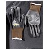 Image 1 : DOUZAINE DE PAIRES DE GANTS DE TRAVAIL SUPERIOR GLOVE, GRANDEUR 9