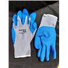 Image 1 : DOUZAINE DE PAIRES DE GANTS HONEYWELL NORTHFLEX, GRANDEUR XL