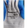 Image 2 : DOUZAINE DE PAIRES DE GANTS HONEYWELL NORTHFLEX, GRANDEUR LARGE