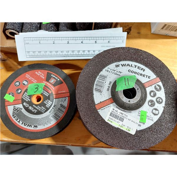 LOT DE 14 MEULES ASSORTIES