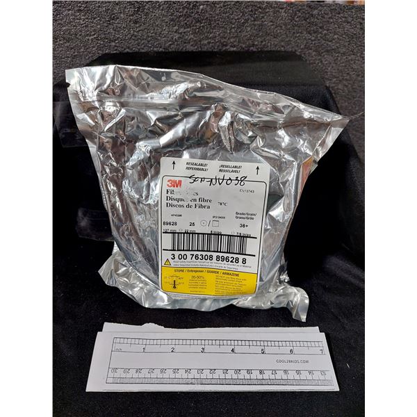PAQUET DE 25 DISQUES EN FIBRE 3M 5 PO X 7/8 PO, GRAIN 36