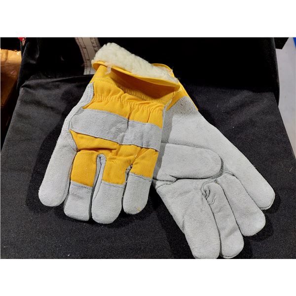 PAIRE DE GANTS EN CUIR FLEUR DE VACHE DOUBLÉ, GRANDEUR LARGE