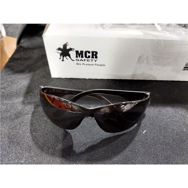 PAIRE DE LUNETTES DE SÉCURITÉ MCR SAFETY CL112, FUMÉES