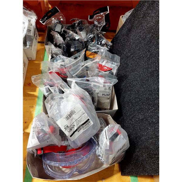 LOT DE 28 PAIRES DE LUNETTES DE SÉCURITÉ ASSORTIES