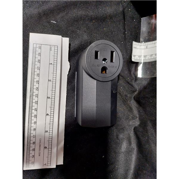RÉCEPTACLE 2 PÔLES, 3 FILS, 50 A, 250 V
