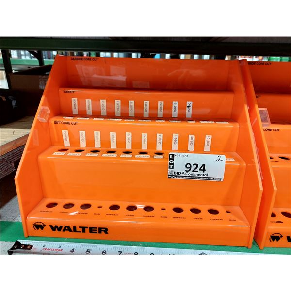 LOT DE 2 PRÉSENTOIRS WALTER ASSORTIS