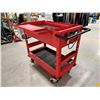 Image 4 : CHARIOT EN MÉTAL MILWAUKEE 40 PO AVEC ÉLECTRICITÉ