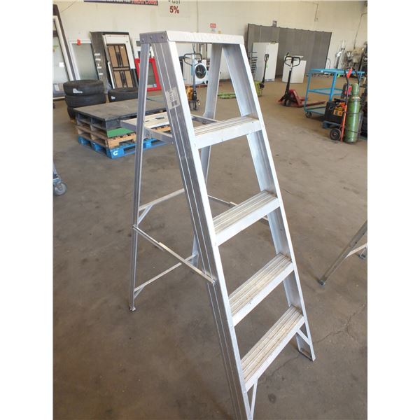 5ft Aluminum Ladder
