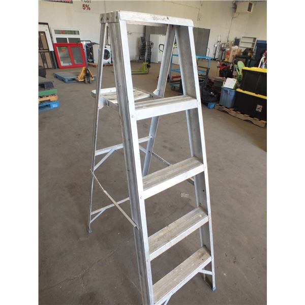 5ft Aluminum Ladder