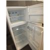Image 2 : Frigidaire Fridge