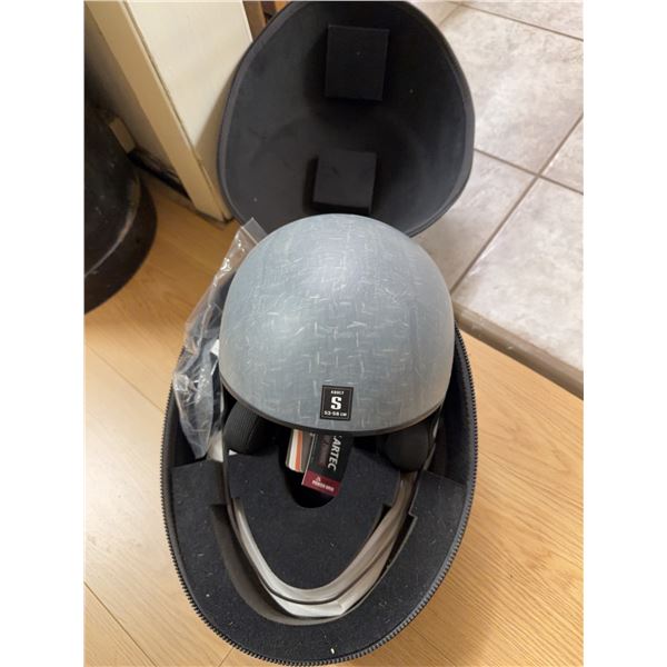 Adult Small 53-58 cm Ski Helmet With Case and Tags, Grey, Polartec Power Grid