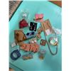 Image 1 : Costume Jewelry Lot Earrings Necklaces Bracelets and Brooches