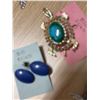 Image 5 : Costume Jewellery Lot Earrings, Necklaces, Brooches