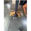 Image 11 : Uline 5500LB Standard Fork Pallet Jack Model H-1043