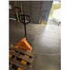 Image 3 : Uline 5500LB Standard Fork Pallet Jack Model H-1043