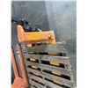Image 5 : Uline 5500LB Standard Fork Pallet Jack Model H-1043