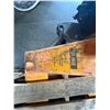 Image 7 : Uline 5500LB Standard Fork Pallet Jack Model H-1043