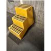 Image 1 : Polyethylene Three Step Stairs
