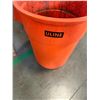 Image 10 : Uline Orange 55 Gallon Trash Can