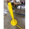 Image 8 : (2) Yellow Safety Stanchions and Chain
