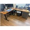 Image 1 : (2) Assorted Style Office Desks