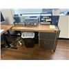 Image 3 : (2) Assorted Style Office Desks