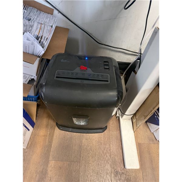 Quill Paper Shredder Model QL-TXC102A with Trash Can