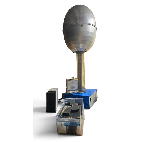 Van de Graaff Generator Model 10-085 - includes  Assorted Electronics & Battery Parts