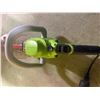 Image 4 : Greenworks 22" Corded Electric Hedge Trimmer with Rotating Handle & Hand Guard