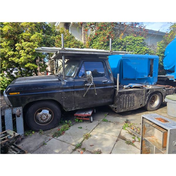 Vintage Ford F-Series Dually Flatbed Truck Mounted with General Electric Industrial Generator Unit &