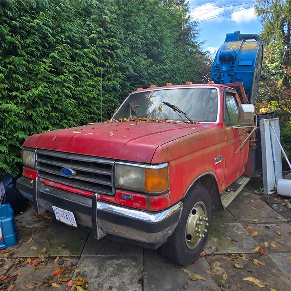 Ford F-350 Dually Flatbed Truck Mounted with Carbon Arc Searchlight Rig