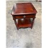 Image 2 : Pair of Hekman Georgetown Heights End Table with Drawer 24"x28"x27"