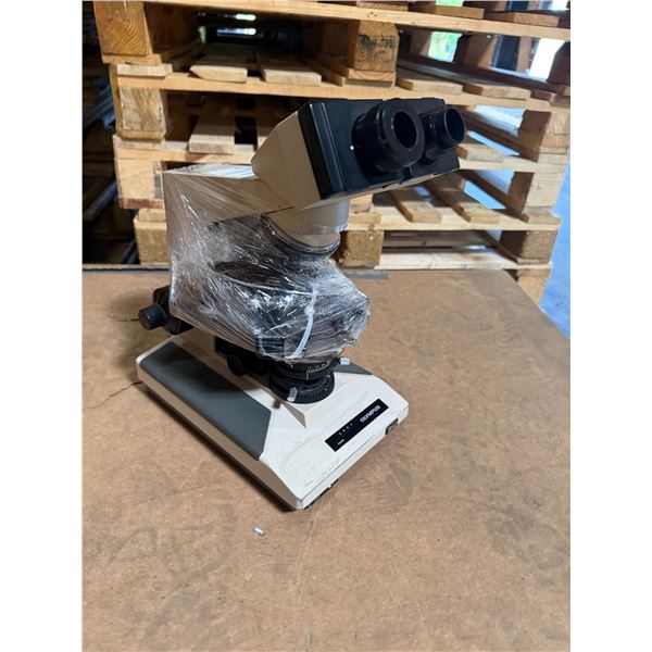 Olympus BH-2 Microscope  (Missing 1 Eye Cover)