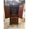 Image 10 : Hickory Chair Company Georgian Style Armoire