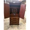 Image 11 : Hickory Chair Company Georgian Style Armoire