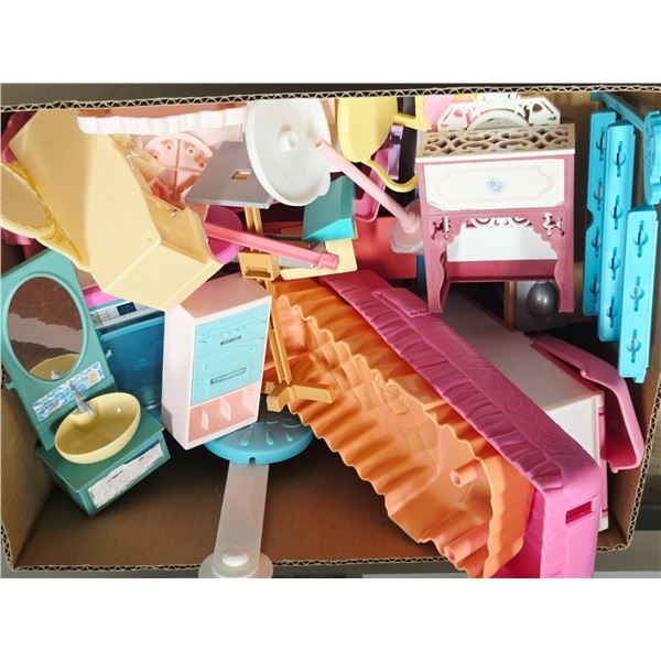 VINTAGE BARBIE PLAYSETS