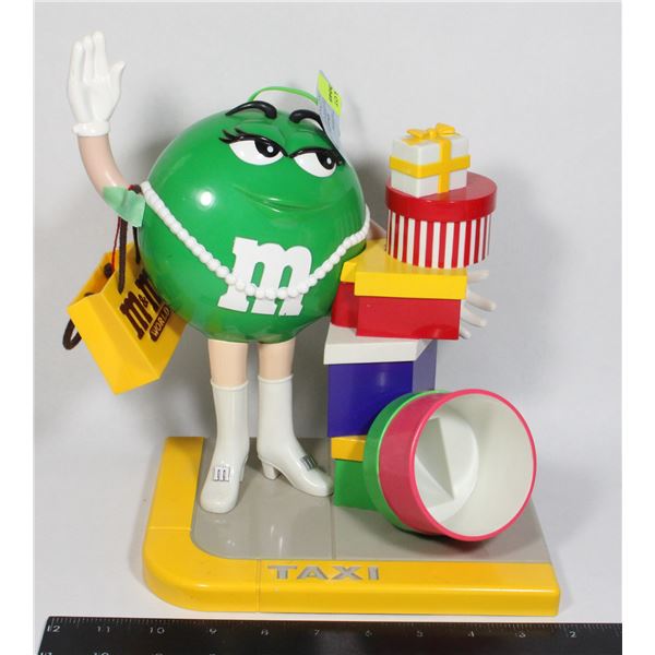 VINTAGE M&M'S WORLD MS. GREEN TAXI STAND CAND DISP