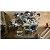 Image 2 : GROUP OF ASSORTED SCREW PIN ANCHOR SHACKLES