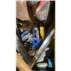 Image 5 : BOX OF ASSORTED HAND TOOLS, CLAMPS, EXTENSION CORDS, LEVELS & MORE