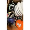 Image 2 : 3 BOXES OF HARDHATS, LEATHER WORK GLOVES, SAFETY GLASSES & LIGHTBULBS