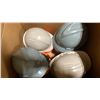 Image 3 : 3 BOXES OF HARDHATS, LEATHER WORK GLOVES, SAFETY GLASSES & LIGHTBULBS