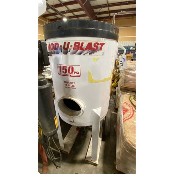 MOD-U-BLAST MBM6-5PRE-AV HEAVY-DUTY PORTABLE BLAST POT, 150PSI *MISSING FRONT SEAL DOOR*