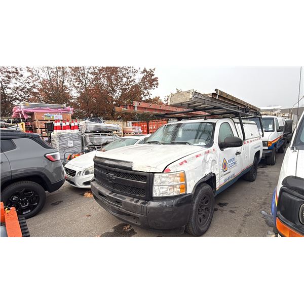 2011 CHEVROLET SILVERADO, 2DR PICKUP, WHITE, VIN 1GCNCPEX9BZ401864,