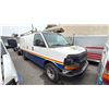 Image 4 : 2006 CHEVROLET EXPRESS, 3DR CARGO VAN, WHITE, VIN 1GCGG25VX61143969,