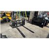 Image 1 : AGT INDUSTRIAL SAII100 SKID STEER PALLET FORK ATTACHMENT WITH 48" FORKS