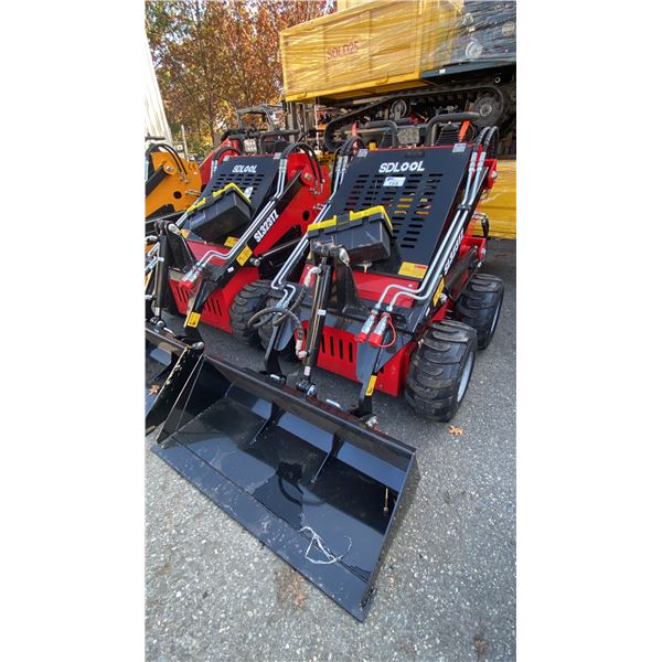 SDLOOL SL323TZ RED STAND ON GAS POWERED MINI SKID STEER LOADER, 13.5 HP, PNEUMATIC TIRES, 420CC