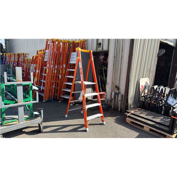 ALLRIGHT HEAVY DUTY 4' ORANGE CARBON FIBER INDUSTRIAL PLATFORM LADDER