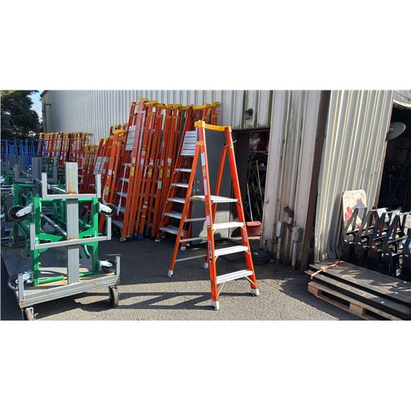 ALLRIGHT HEAVY DUTY 4' ORANGE CARBON FIBER INDUSTRIAL PLATFORM LADDER