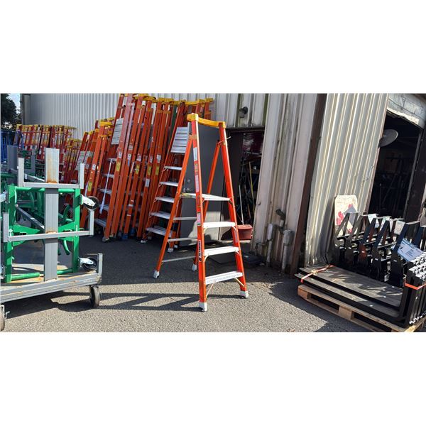 ALLRIGHT HEAVY DUTY 4' ORANGE CARBON FIBER INDUSTRIAL PLATFORM LADDER