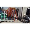 Image 1 : ALLRIGHT HEAVY DUTY 4' ORANGE CARBON FIBER INDUSTRIAL PLATFORM LADDER